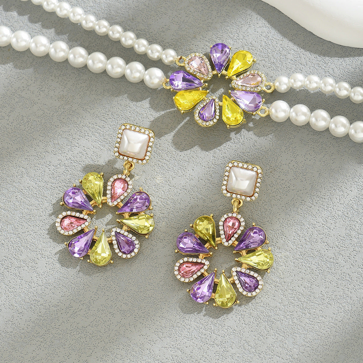 Vintage Necklace Flower Design with Earrings